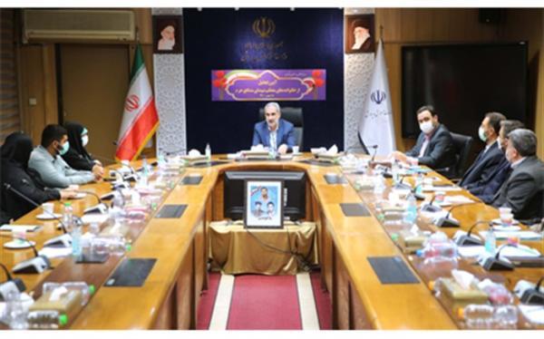صبر و استقامت خانواده های شهدا باید الگوی جامعه قرار گیرد